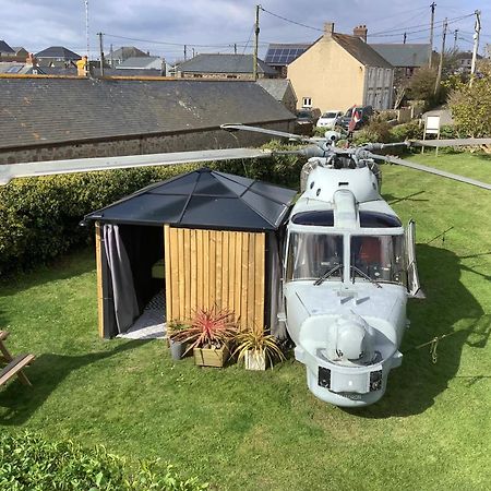 Haelarcher Helicopter Glamping Helston Exteriör bild